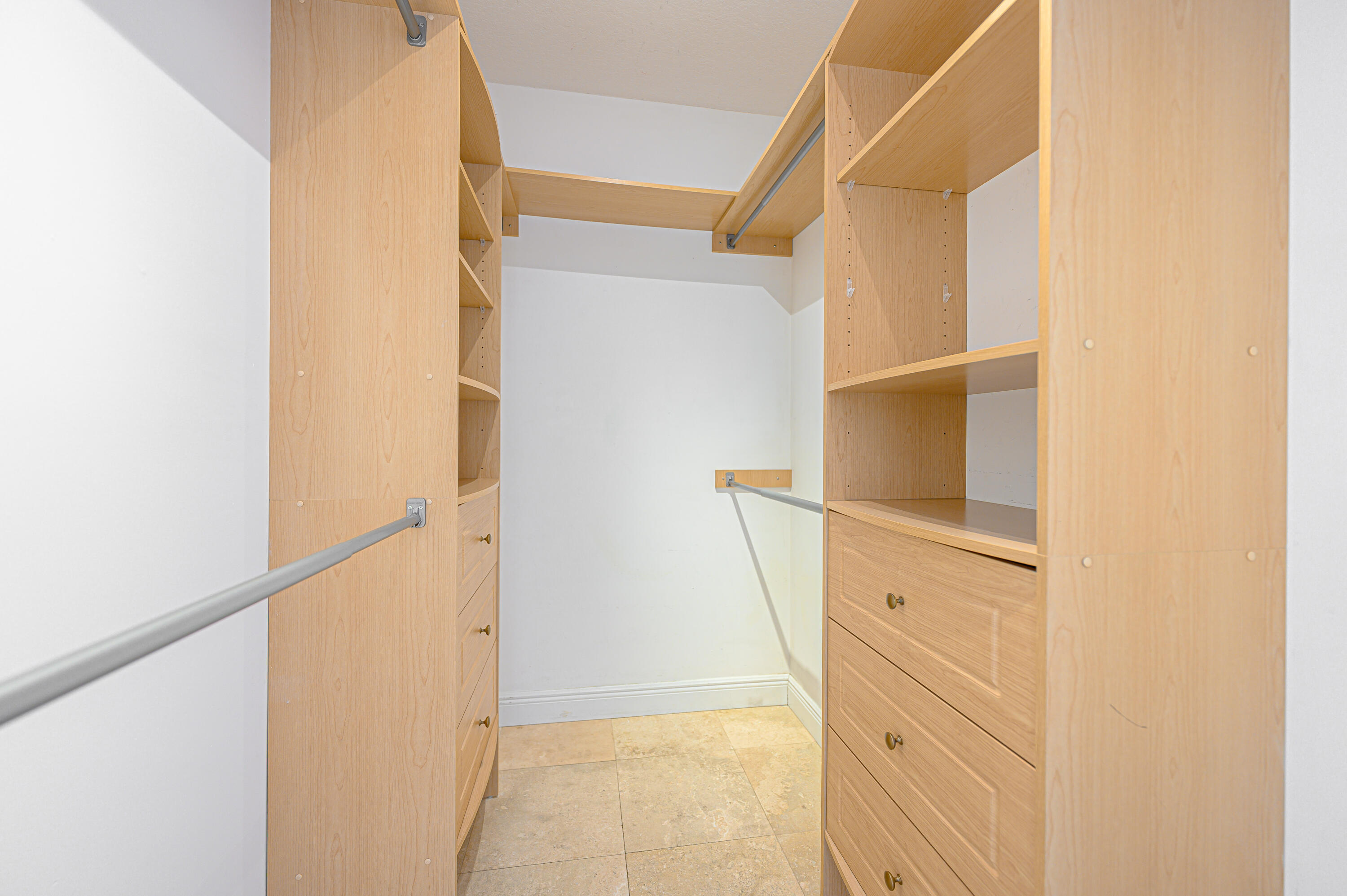 2030 Douglas Road, Unit 807 Coral Gables, FL 33134 - Photo 9 of 12 JCD_2241