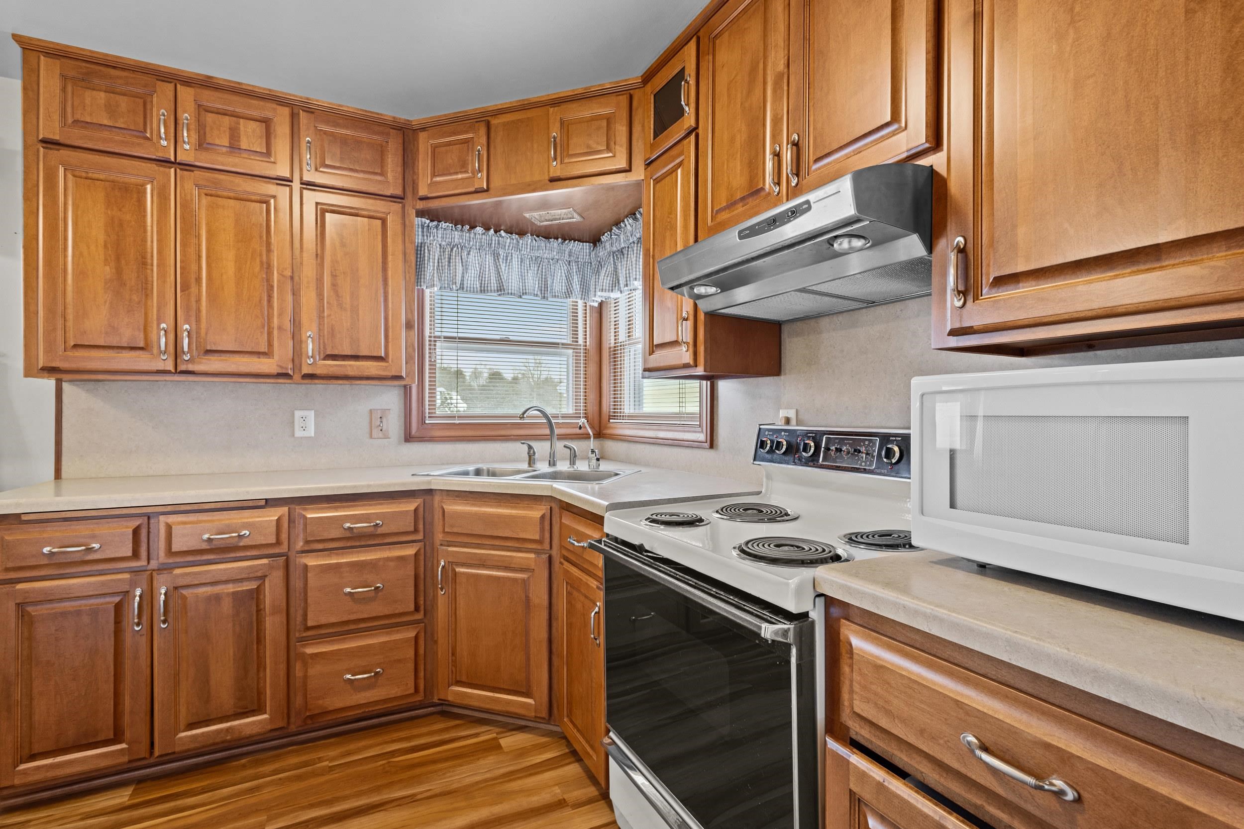 N6038 County Road D Algoma, WI 54201 - Photo 11 of 44