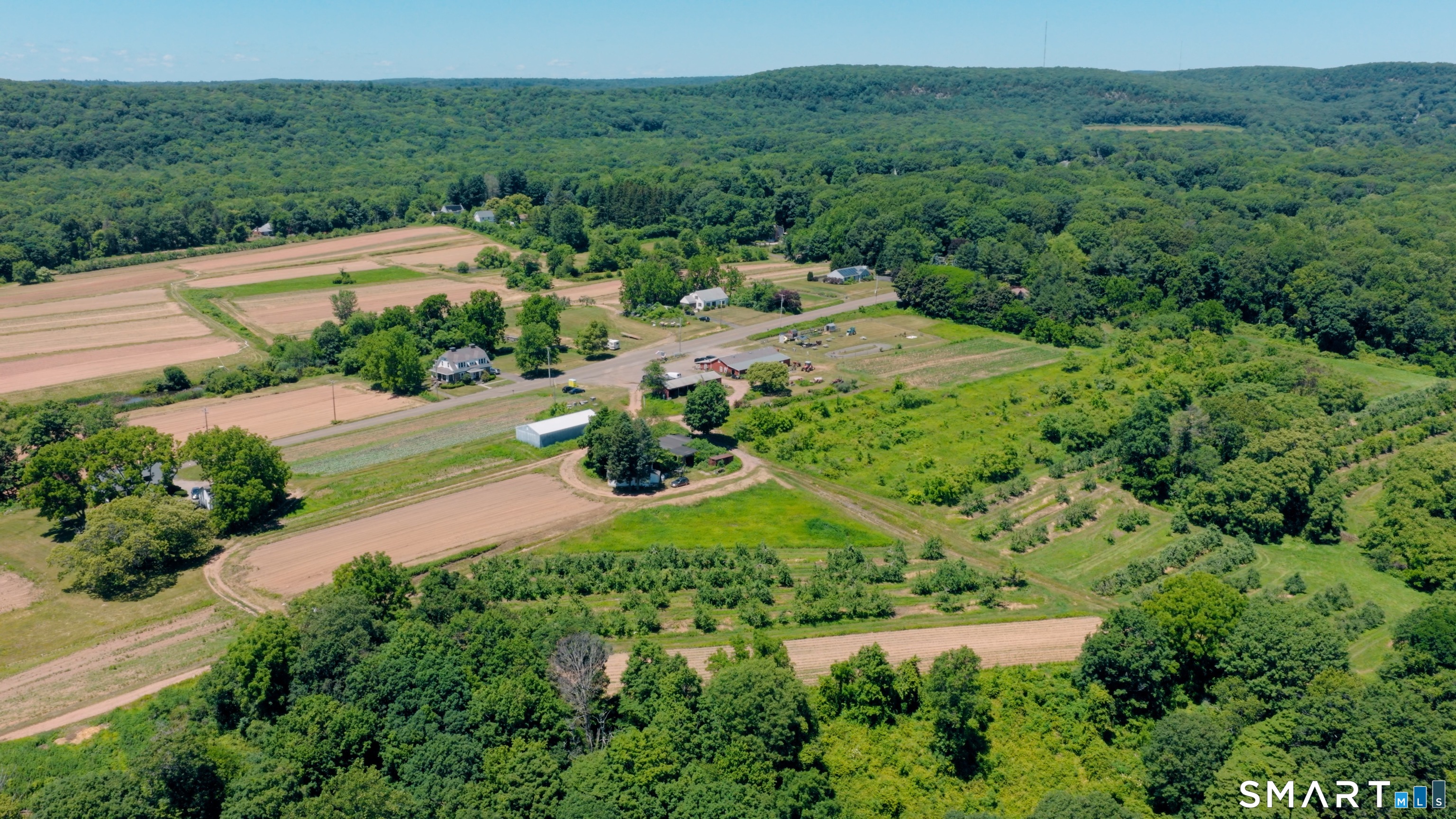 810 Dunbar Hill Road Hamden, CT 06514 - Photo 37 of 40