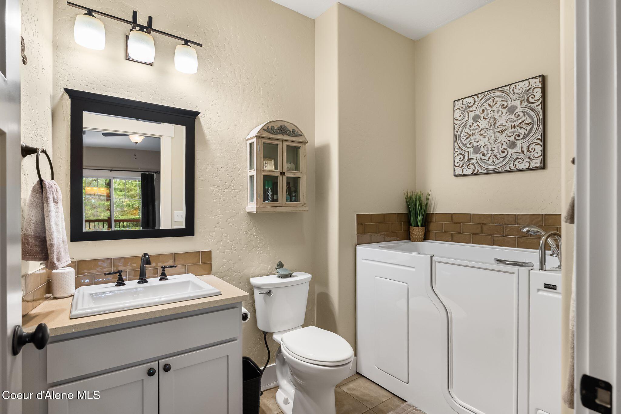 94 Alpine Drive Sandpoint, ID 83864 - Photo 17 of 39 016