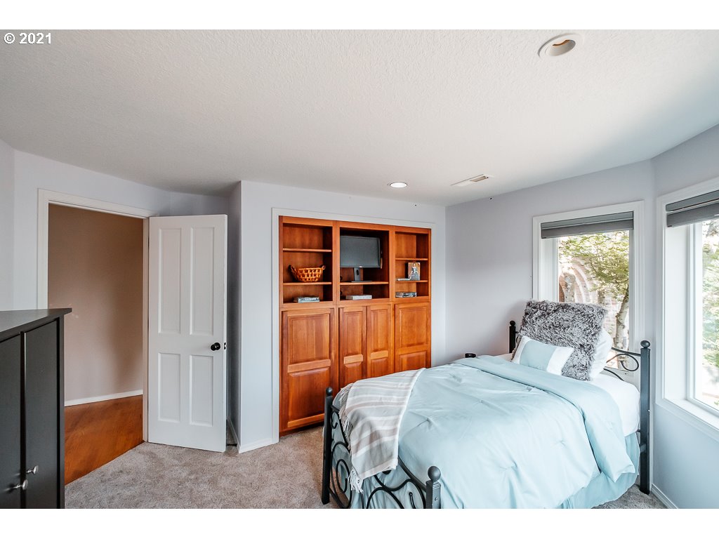 2438 Haskins Road West Linn, OR 97068 - Photo 17 of 32 Gallery Image 17