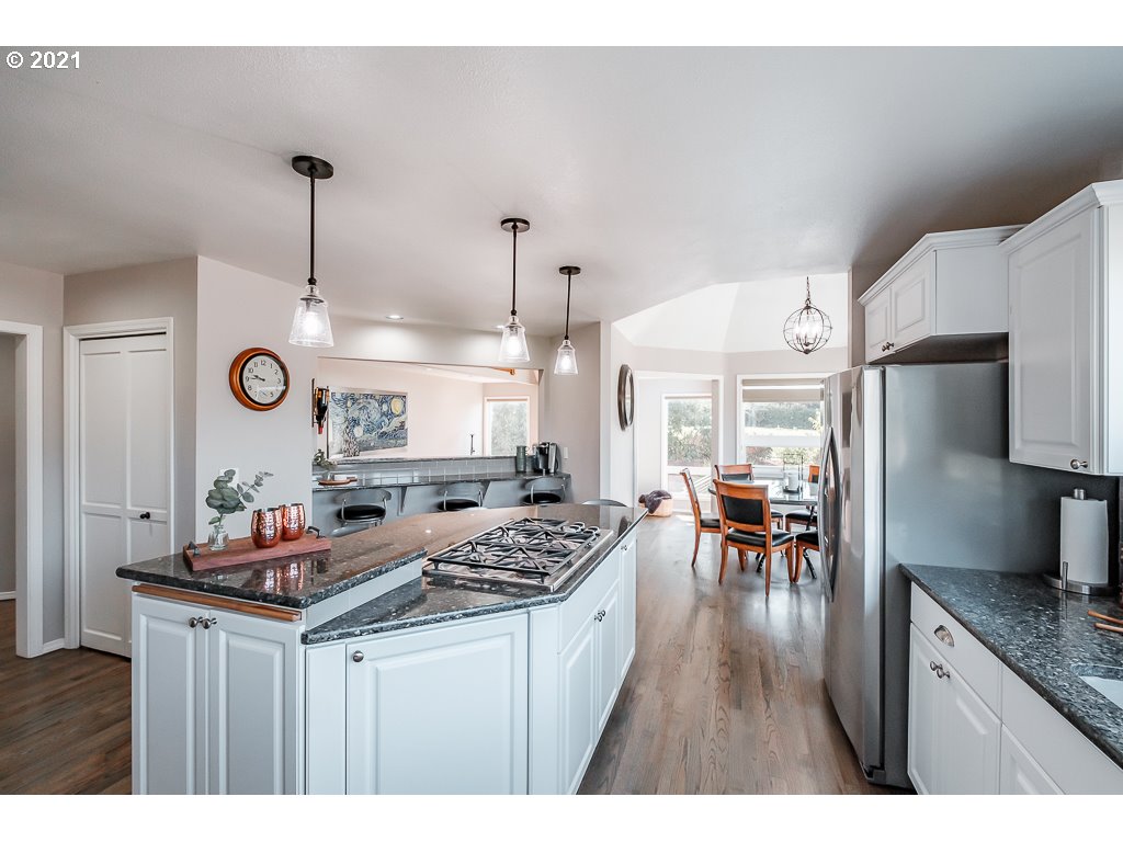 2438 Haskins Road West Linn, OR 97068 - Photo 10 of 32 Gallery Image 10