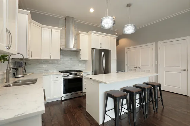 $599,000 | 3215 North Elston Avenue, Unit 3N, Chicago, IL 60618