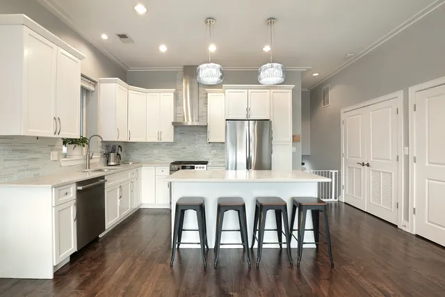 $599,000 | 3215 North Elston Avenue, Unit 3N, Chicago, IL 60618