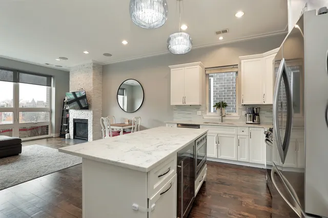 $599,000 | 3215 North Elston Avenue, Unit 3N, Chicago, IL 60618