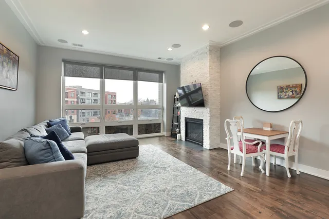 $599,000 | 3215 North Elston Avenue, Unit 3N, Chicago, IL 60618