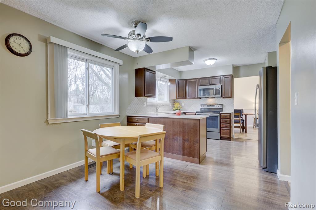 42293 Saltz Road Canton, MI 48187 - Photo 20 of 62