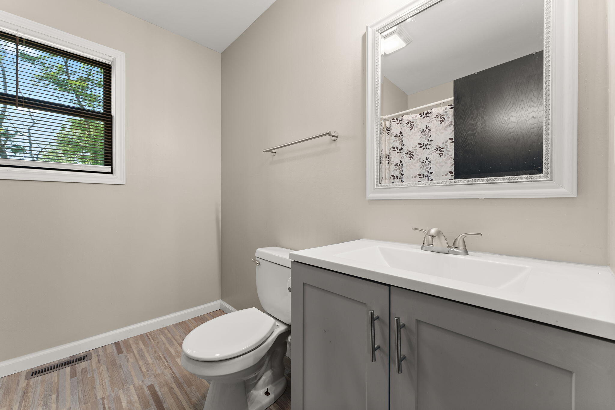 1318 Whippoorwill Road Valparaiso, IN 46383 - Photo 18 of 25 2048x1365