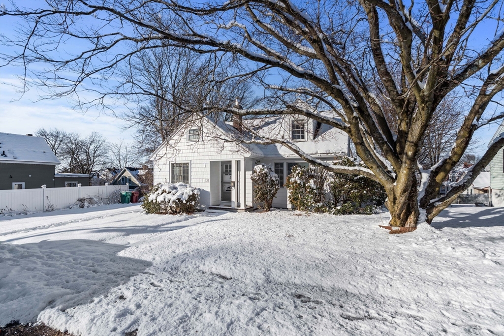 122 Beech Street Lowell, MA 01850 - Photo 2 of 21