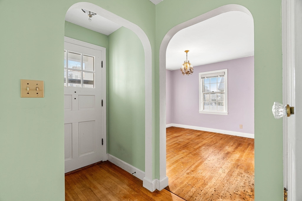 122 Beech Street Lowell, MA 01850 - Photo 6 of 21