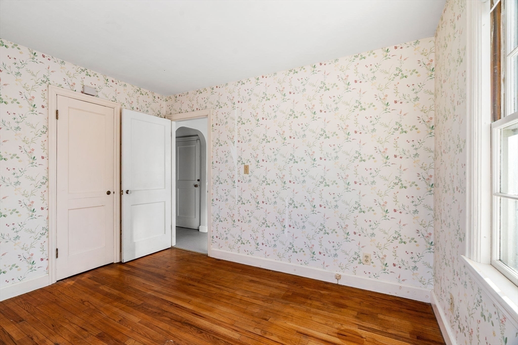 122 Beech Street Lowell, MA 01850 - Photo 10 of 21