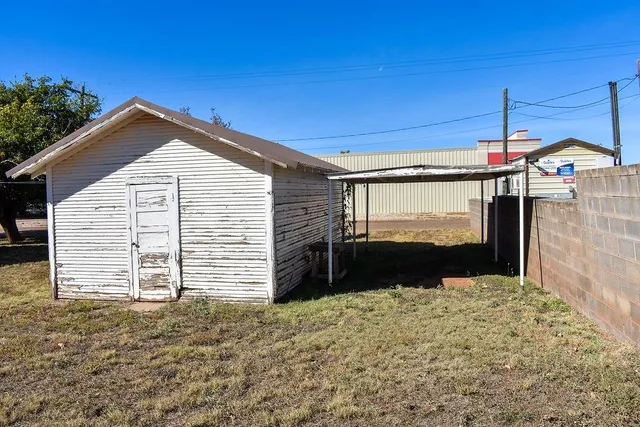 $130,000 | 123 West 1st Street, Spur, TX 79370