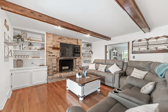 $599,000 | 560 Renee Court, Geneva, IL 60134