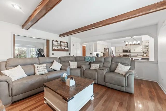 $599,000 | 560 Renee Court, Geneva, IL 60134