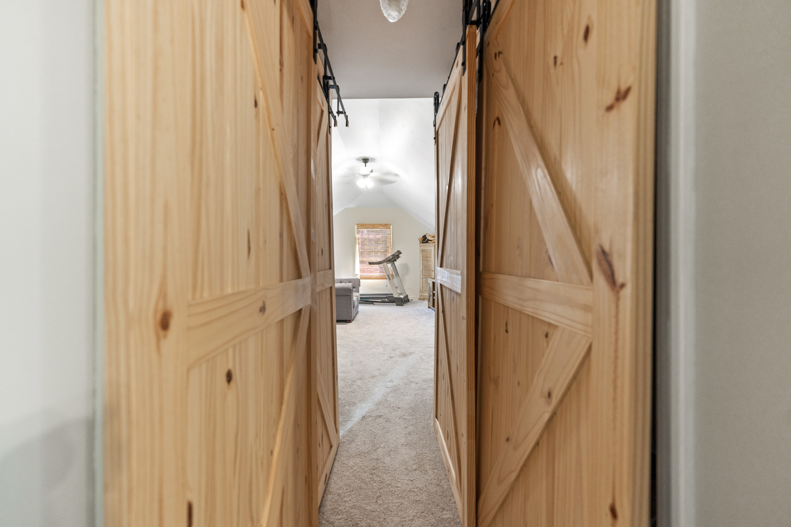 560 Renee Court Geneva, IL 60134 - Photo 30 of 50 a view of closet