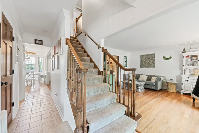 $599,000 | 560 Renee Court, Geneva, IL 60134