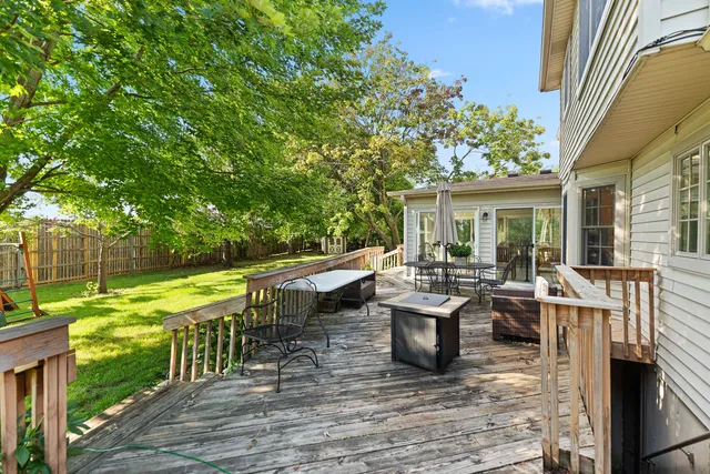 $599,000 | 560 Renee Court, Geneva, IL 60134