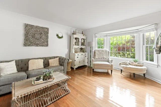 $599,000 | 560 Renee Court, Geneva, IL 60134