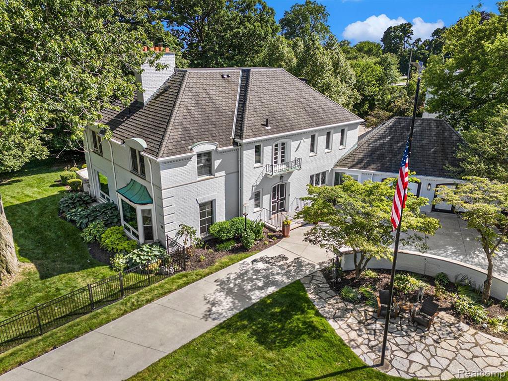 75 Lake Shore Road Grosse Pointe Farms, MI 48236 - Photo 3 of 45
