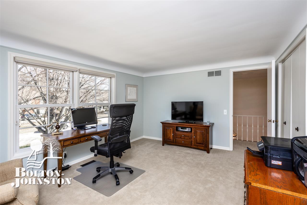 53 Stonehurst Road Grosse Pointe, MI 48236 - Photo 45 of 71 31374249-44.JPG