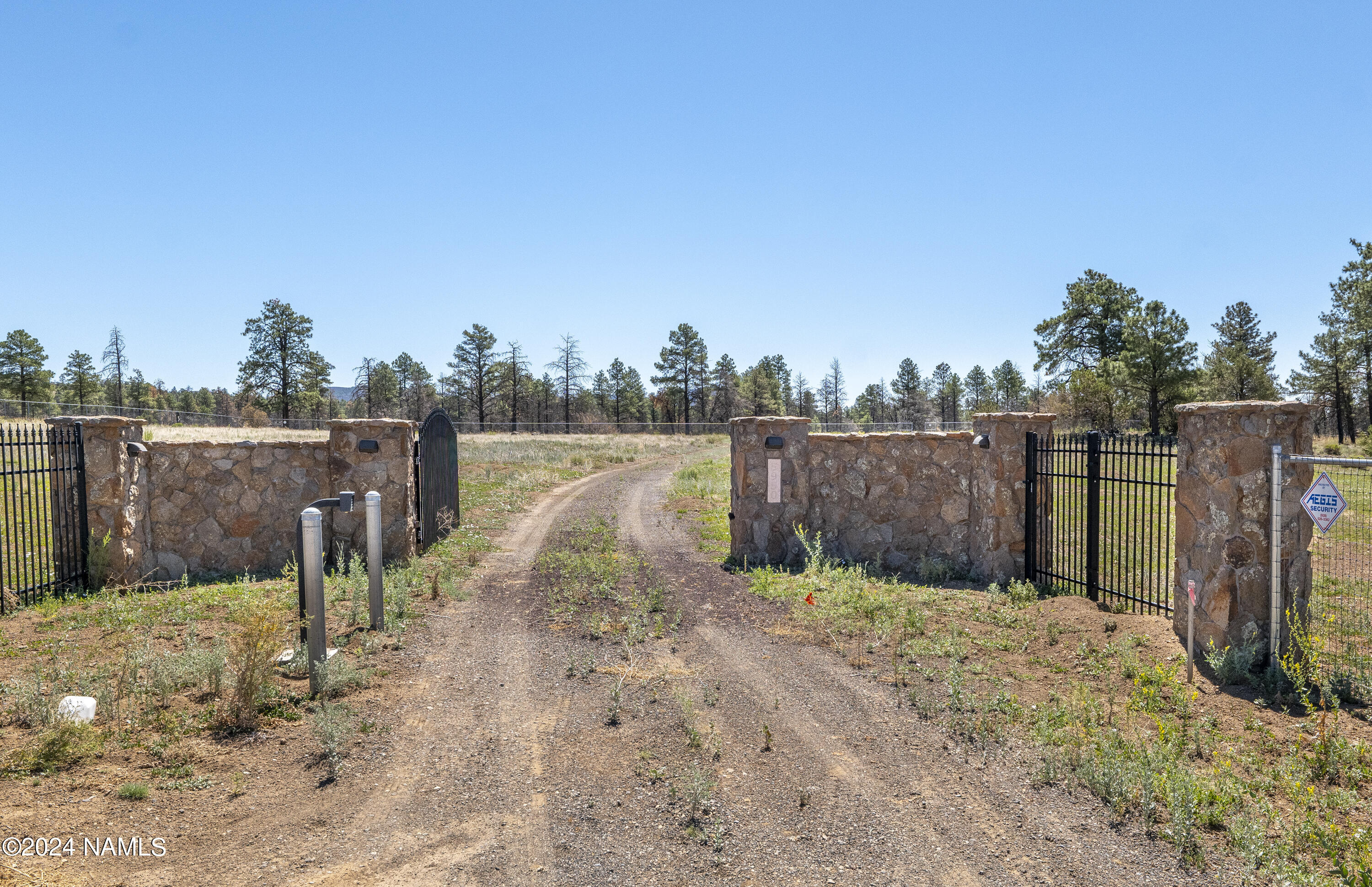 5950 East Girls Rnch Road Flagstaff, AZ 86004 - Photo 7 of 13 Your New Entrance