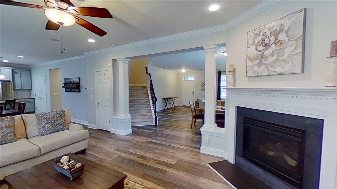 FAMILY ROOM VIEW