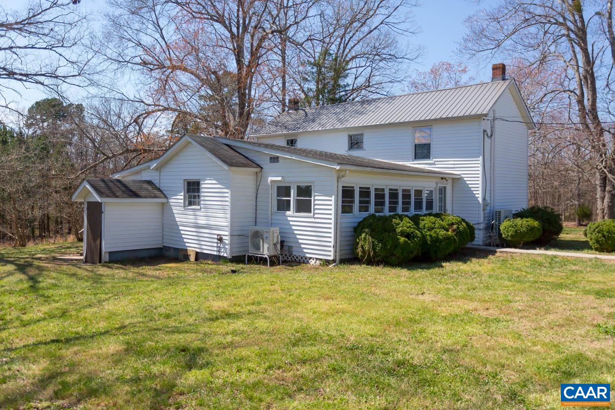 3810 South Constitution Route Dillwyn, VA 23936 - Photo 5 of 45 a view of a house with a yard
