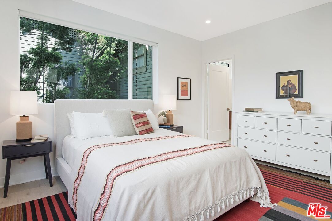 855 Hyperion Avenue Los Angeles, CA 90029 - Photo 19 of 30