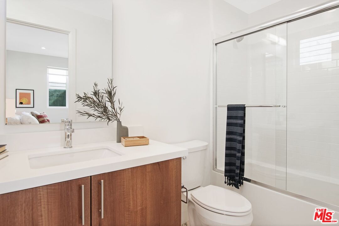 855 Hyperion Avenue Los Angeles, CA 90029 - Photo 20 of 30