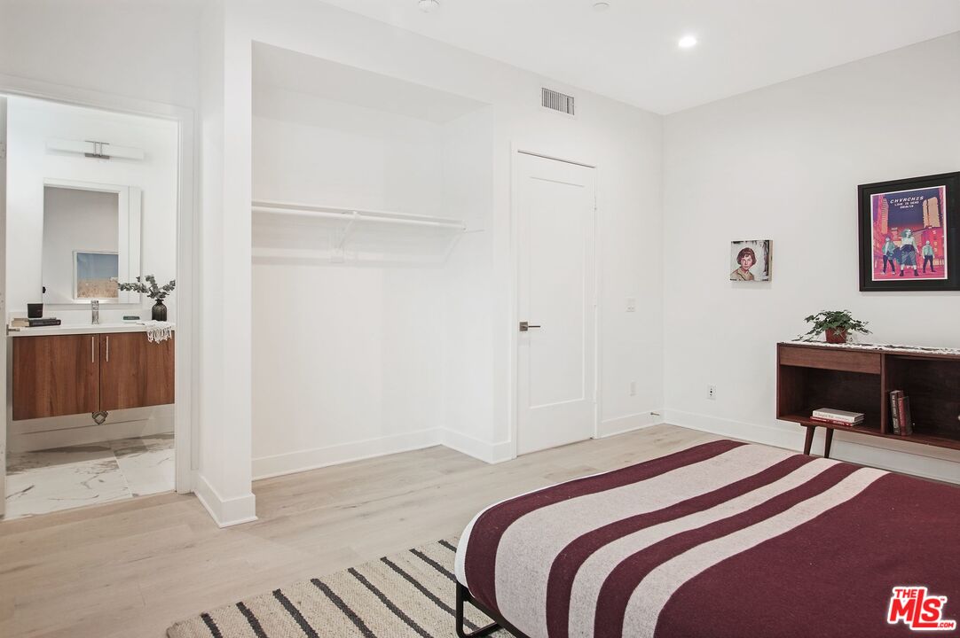 855 Hyperion Avenue Los Angeles, CA 90029 - Photo 23 of 30