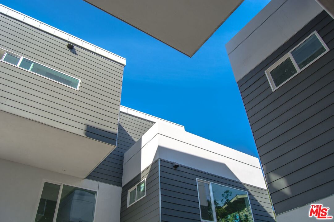 855 Hyperion Avenue Los Angeles, CA 90029 - Photo 27 of 30