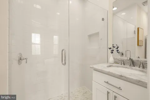 $1,500,000 | 647 A Street Southeast, Washington, DC 20003