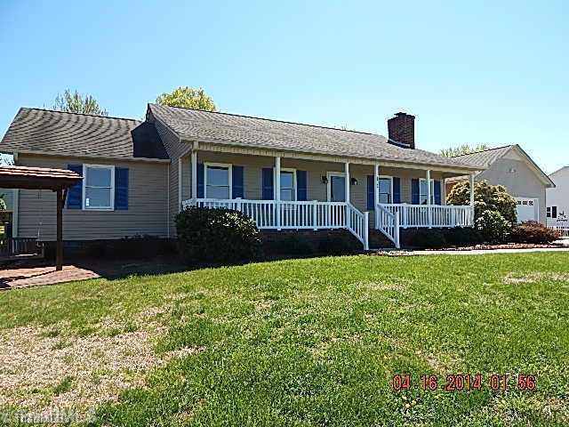 890 Mountain View Road King, NC 27021 - Photo 2 of 16 Exterior Front.