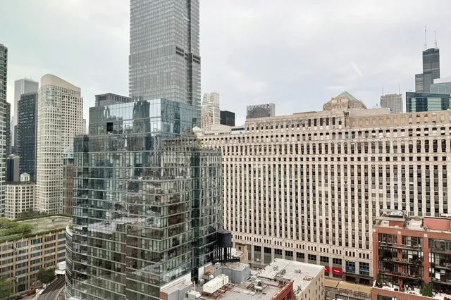 $2,445 | 311 West Illinois Street, Unit 1911, Chicago, IL 60654