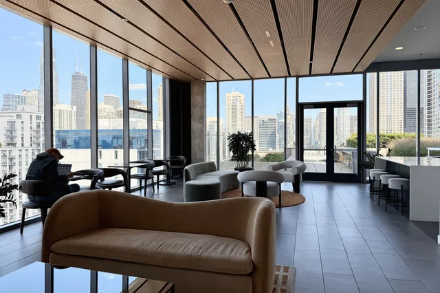 $2,445 | 311 West Illinois Street, Unit 1911, Chicago, IL 60654