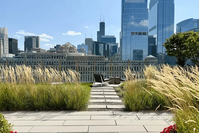 $2,445 | 311 West Illinois Street, Unit 1911, Chicago, IL 60654