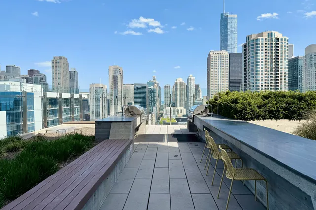 $2,445 | 311 West Illinois Street, Unit 1911, Chicago, IL 60654