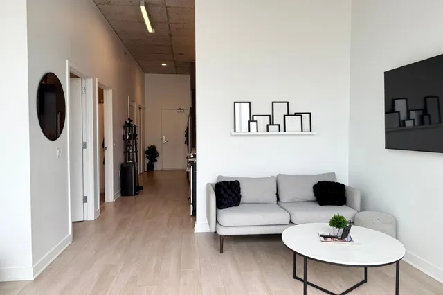 $2,445 | 311 West Illinois Street, Unit 1911, Chicago, IL 60654