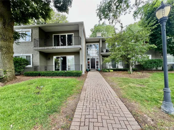 $2,750 | 1113 North Old Woodward Avenue, Unit 41, Birmingham, MI 48009