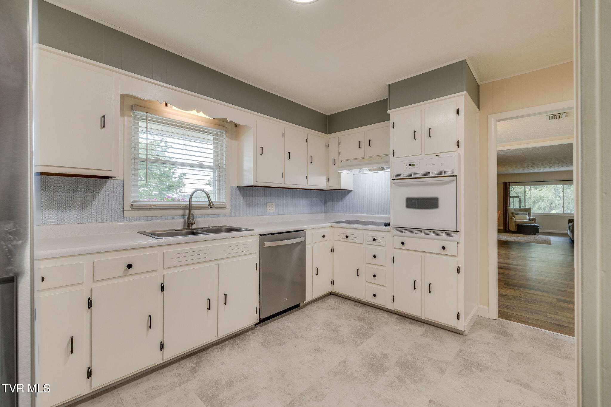 576 Buckingham Road Gray, TN 37615 - Photo 15 of 49 014