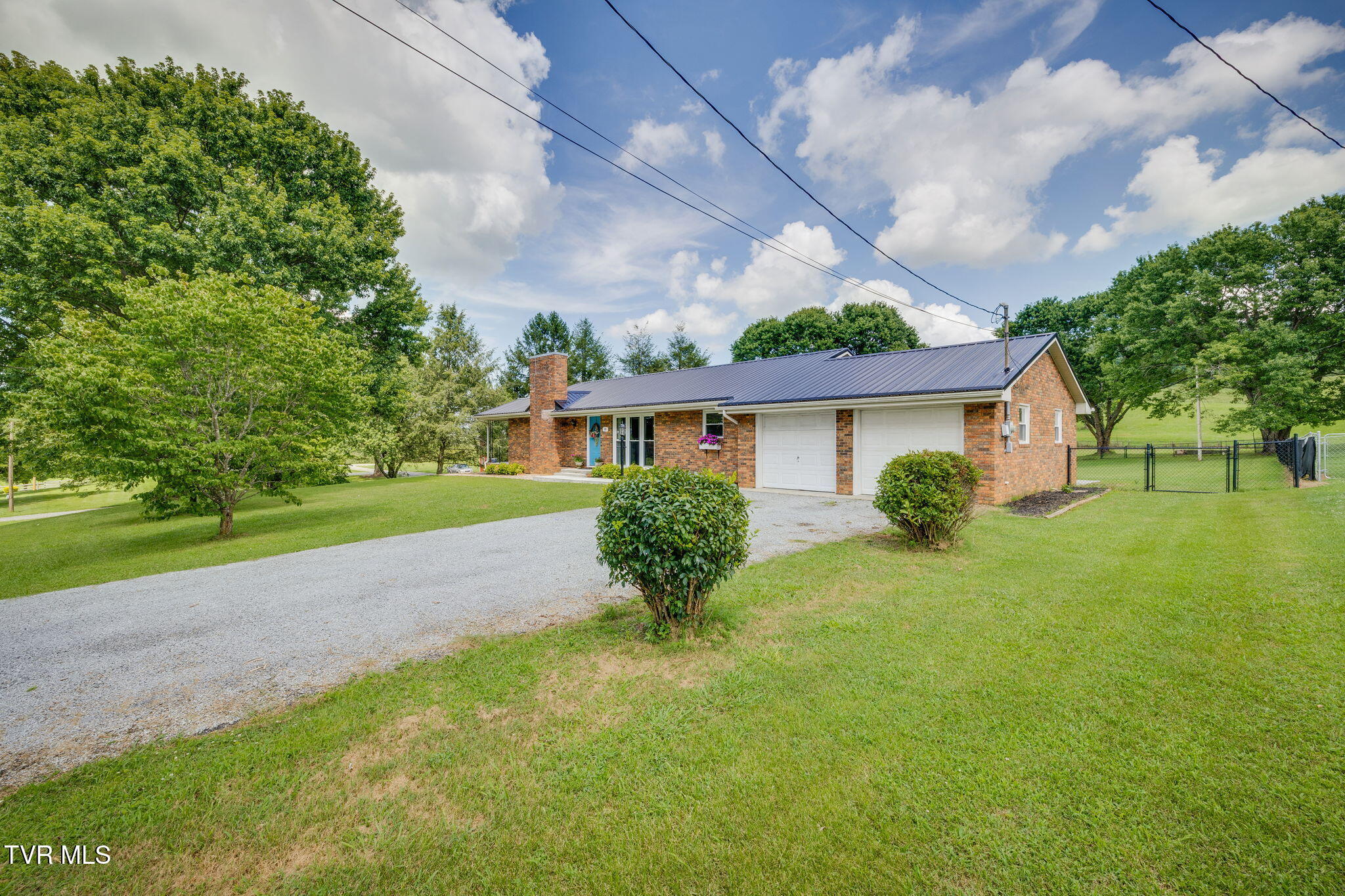576 Buckingham Road Gray, TN 37615 - Photo 3 of 49 002
