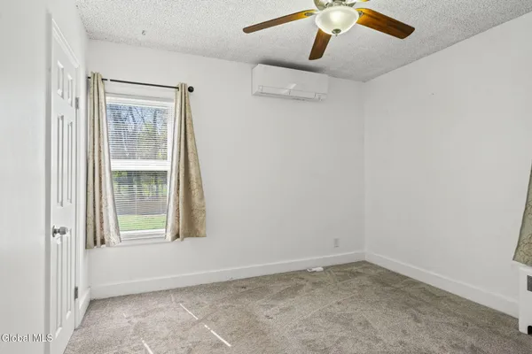 $2,800 | 234 Osborne Road, Colonie, NY 12205