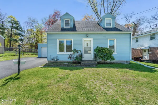 $2,800 | 234 Osborne Road, Colonie, NY 12205