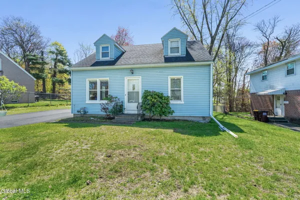 $2,800 | 234 Osborne Road, Colonie, NY 12205