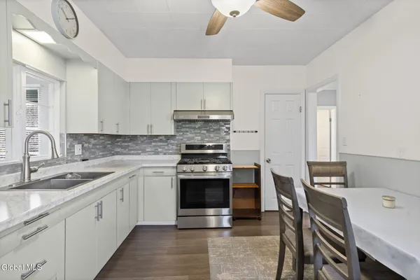 $2,800 | 234 Osborne Road, Colonie, NY 12205