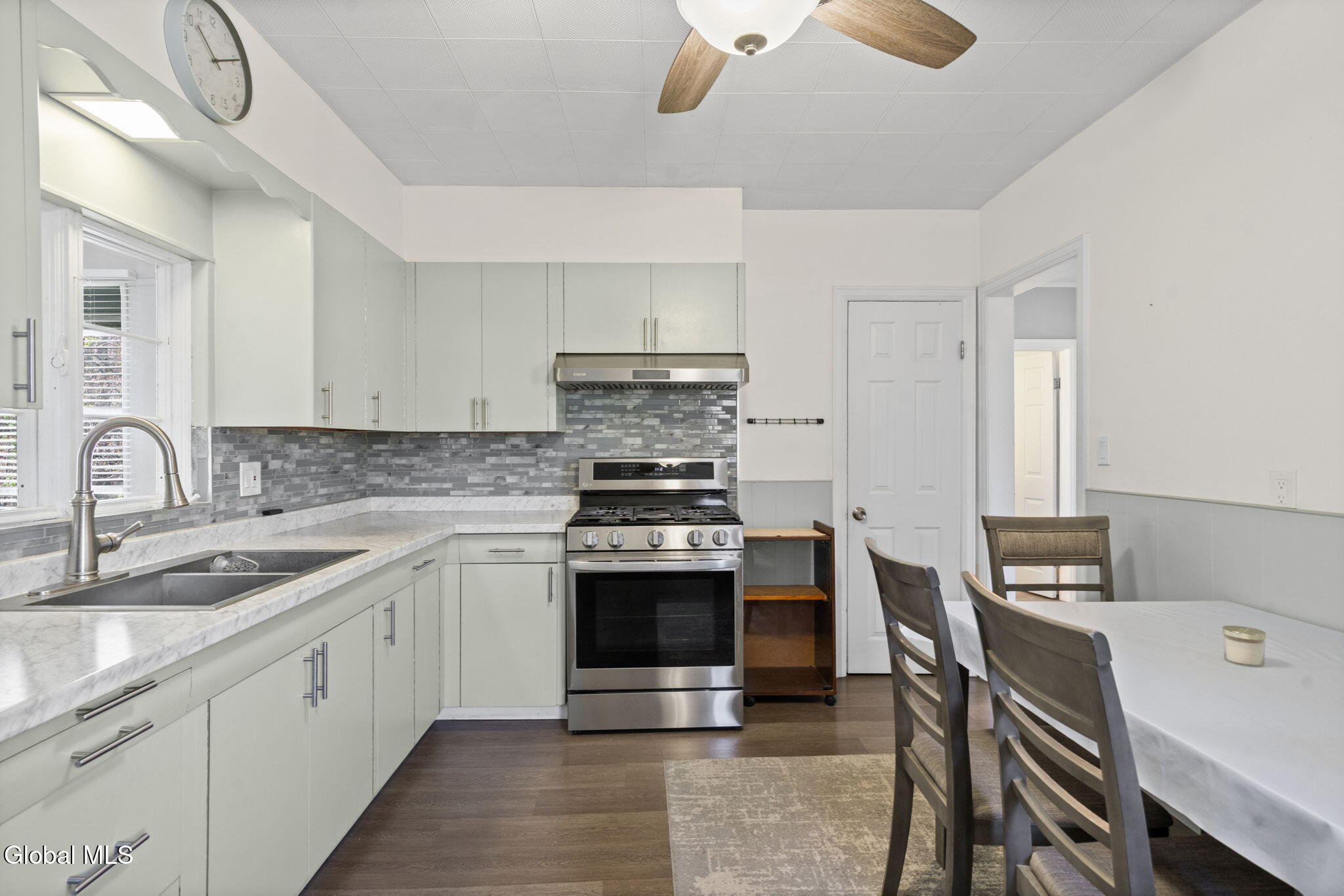 234 Osborne Road Colonie, NY 12205 - Photo 9 of 36 15-web-or-mls-234-osborne-rd