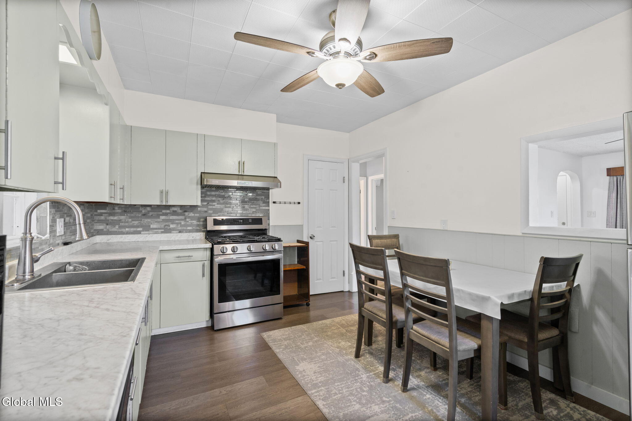 234 Osborne Road Colonie, NY 12205 - Photo 10 of 36 14-web-or-mls-234-osborne-rd