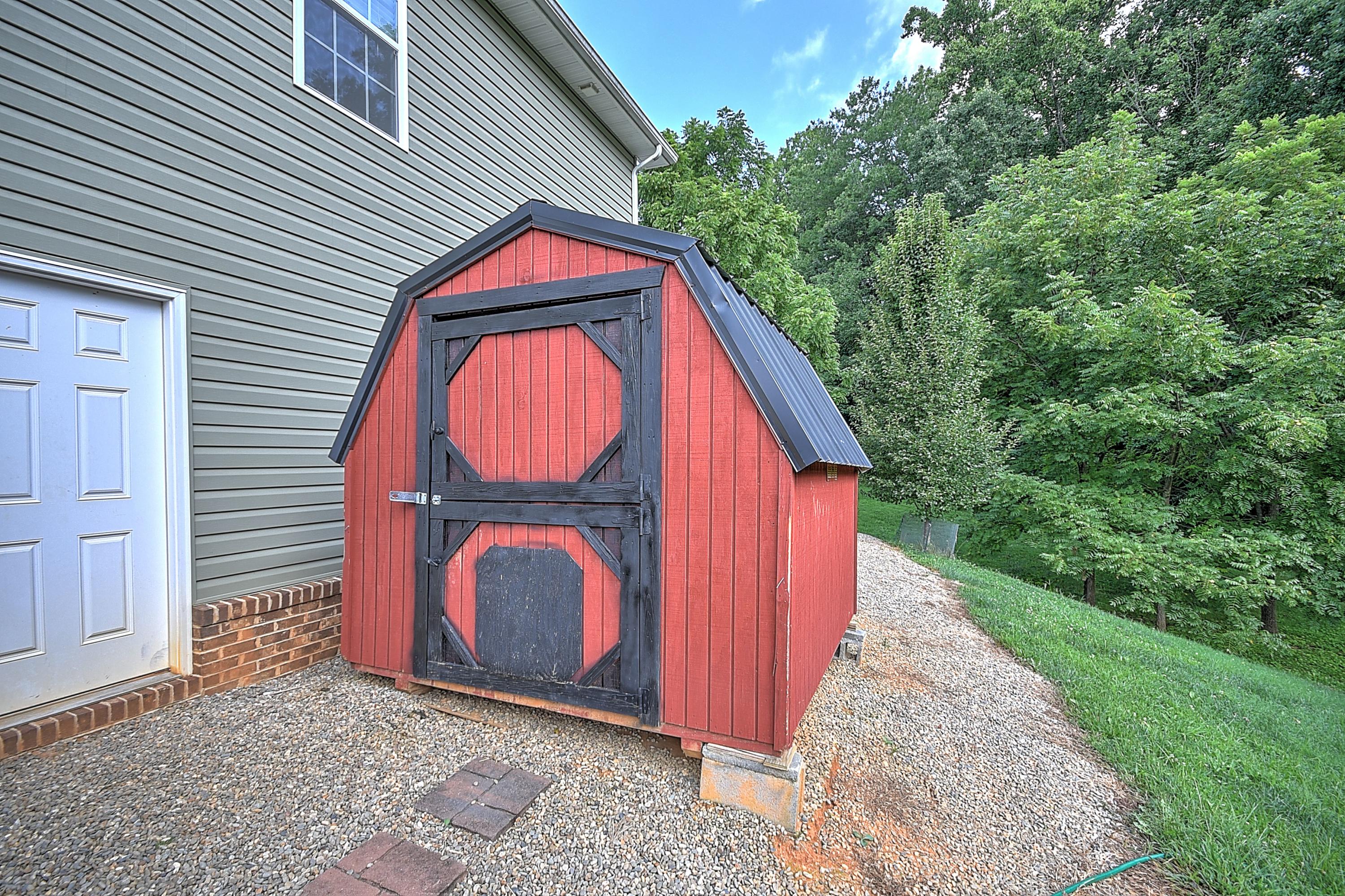 155 Dean Archer Road Jonesborough, TN 37659 - Photo 6 of 37 DSC_8192_3_4_5_6_7_8