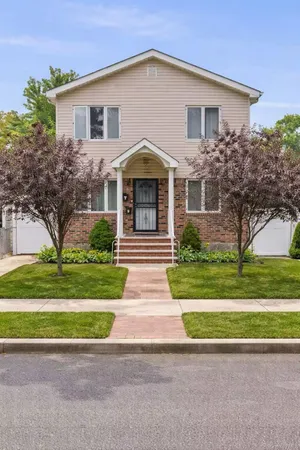 $1,680,000 | 50-32 Utopia Parkway | Flushing