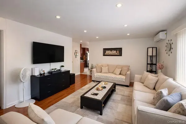$1,680,000 | 50-32 Utopia Parkway | Flushing